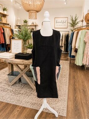 Mulla Large Black Sleeveless Felt Shift Dress Faux Fur Colorblock Pockets